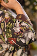 Load image into Gallery viewer, Fleur De Lune Pixie Duster Crop Kimono w/ Florals & Bees