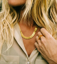 Load image into Gallery viewer, Desidero Necklace Gold
