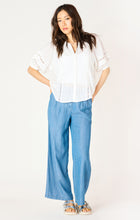 Load image into Gallery viewer, Diana Lace Inset Top
