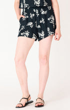 Load image into Gallery viewer, Embroidered Linen Short
